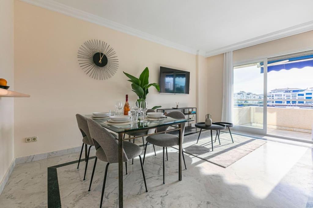 Luminous In Puerto Banus, Appartement